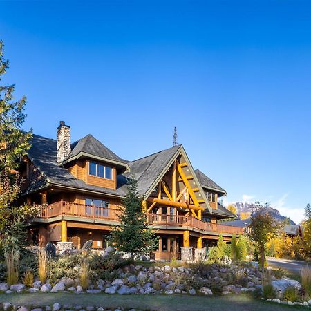 Vagabond Lodge At Kicking Horse Голден Екстер'єр фото